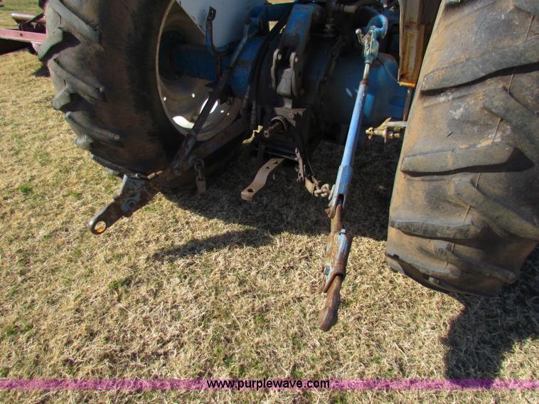 image for item E8189 Ford tractor with loader