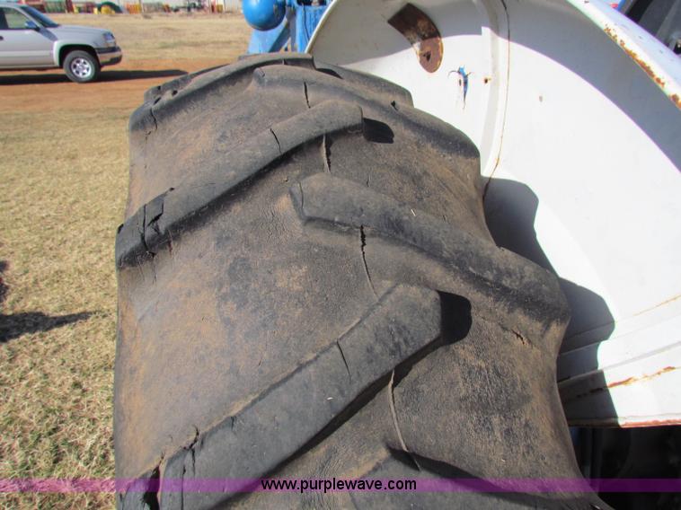 image for item E8189 Ford tractor with loader