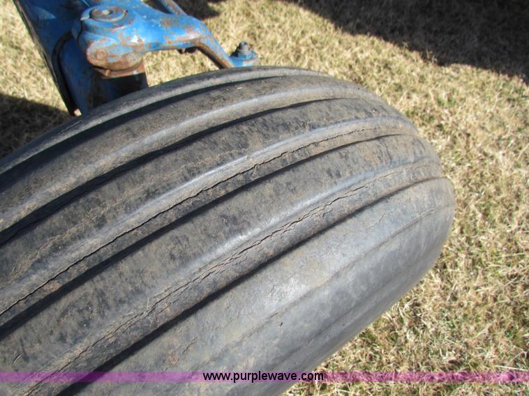 image for item E8189 Ford tractor with loader