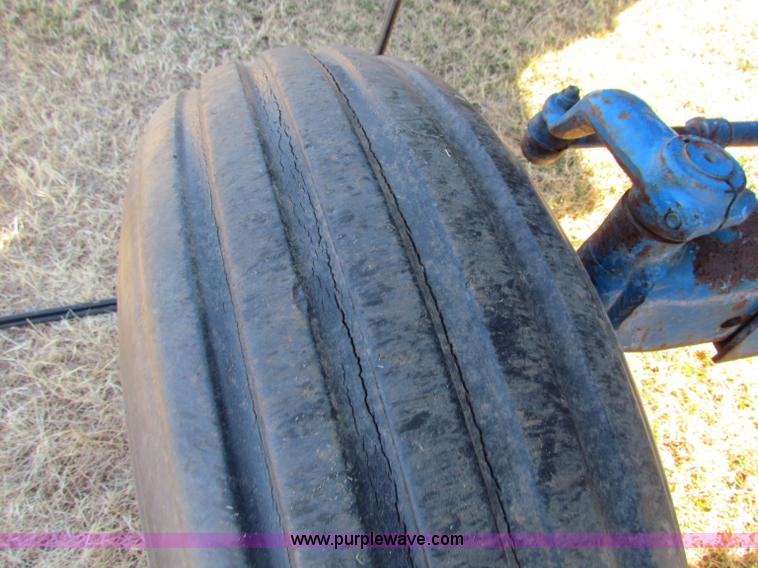 image for item E8189 Ford tractor with loader