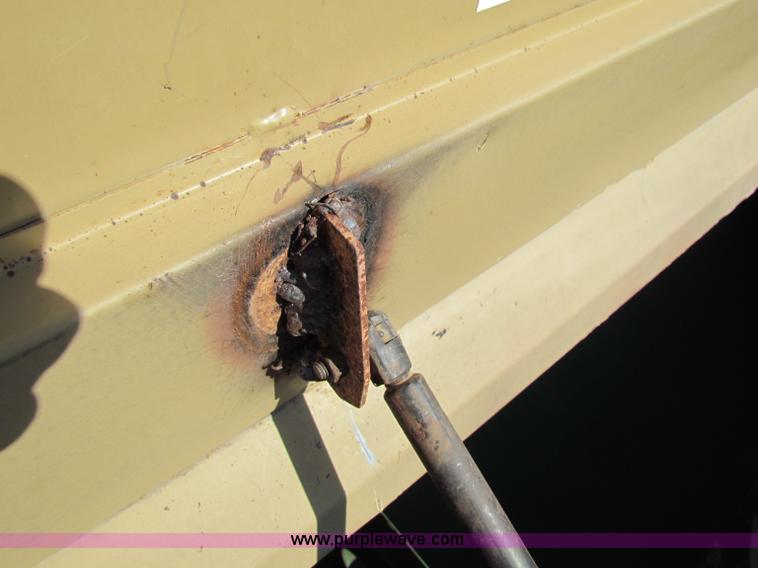 image for item E8193 1996 Great Plains Solid Stand 3010NT no-till grain drill