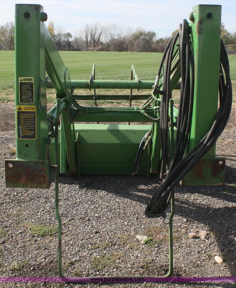 image for item F2737 John Deere 158 loader