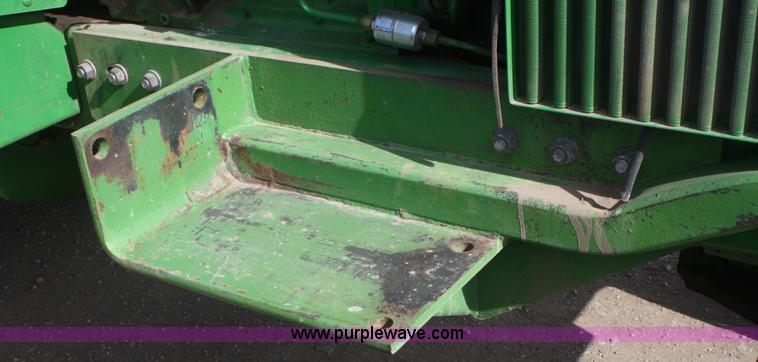 image for item F2737 John Deere 158 loader