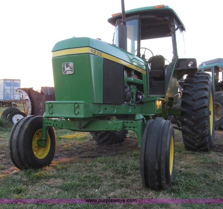 image for item F4681 1974 John Deere 4230 tractor