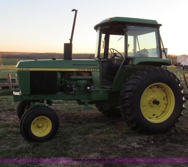image for item F4681 1974 John Deere 4230 tractor