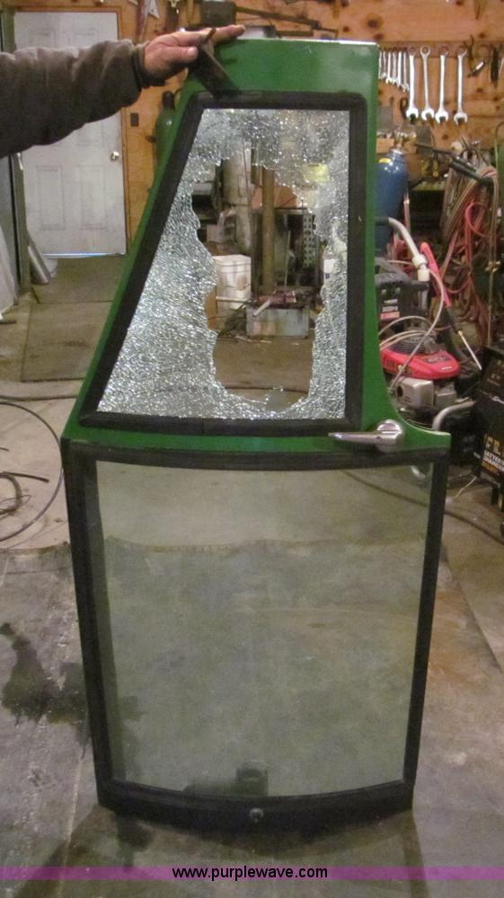 image for item F4681 1974 John Deere 4230 tractor