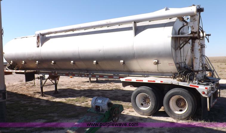image for item F6313 1997 Warren hydraulic feed body trailer
