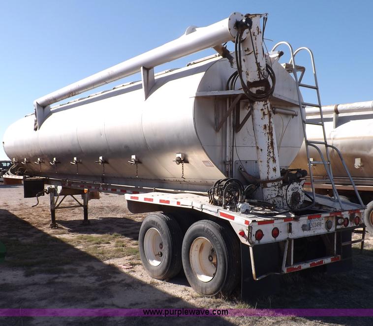 image for item F6313 1997 Warren hydraulic feed body trailer