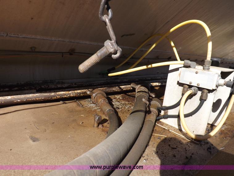 image for item F6313 1997 Warren hydraulic feed body trailer