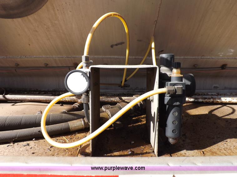 image for item F6313 1997 Warren hydraulic feed body trailer