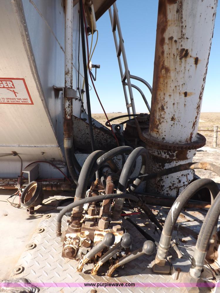 image for item F6313 1997 Warren hydraulic feed body trailer