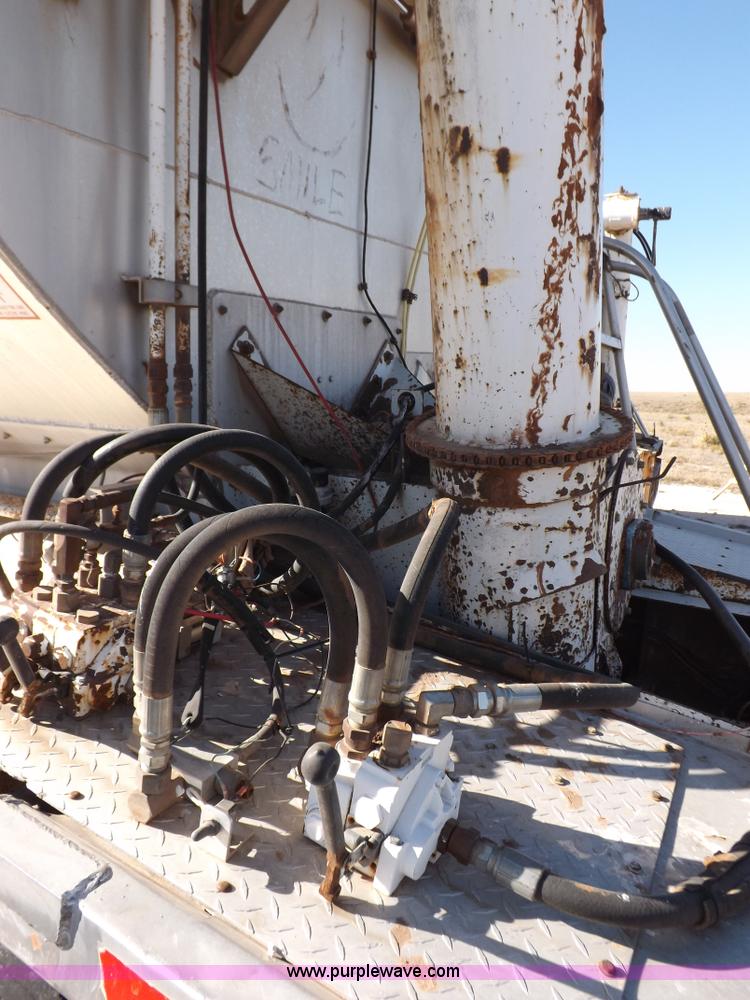 image for item F6313 1997 Warren hydraulic feed body trailer