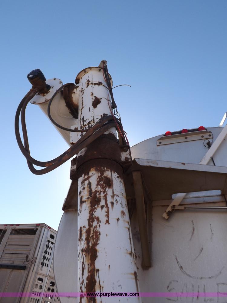 image for item F6313 1997 Warren hydraulic feed body trailer