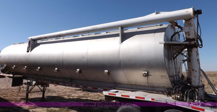 image for item F6313 1997 Warren hydraulic feed body trailer