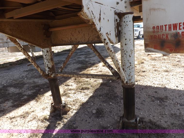 image for item F6313 1997 Warren hydraulic feed body trailer