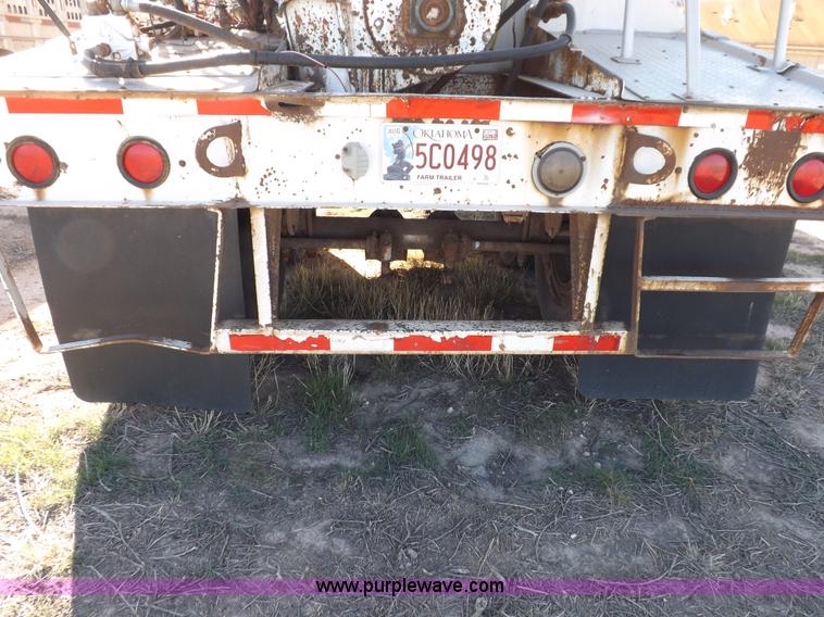 image for item F6313 1997 Warren hydraulic feed body trailer
