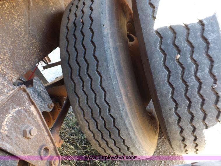 image for item F6313 1997 Warren hydraulic feed body trailer