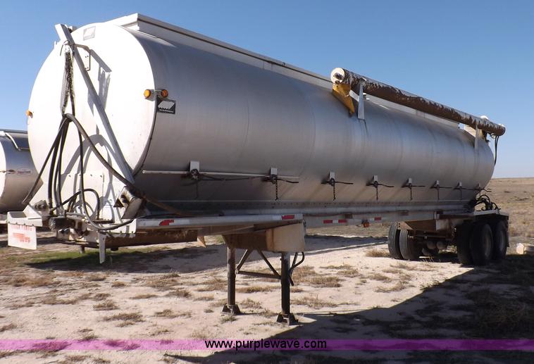 image for item F6314 1997 Warren hydraulic feed body trailer