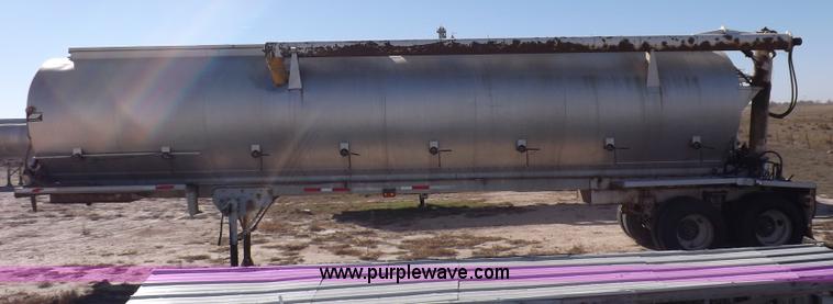 image for item F6314 1997 Warren hydraulic feed body trailer