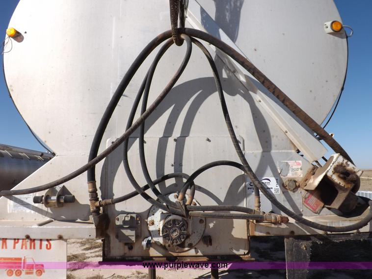 image for item F6314 1997 Warren hydraulic feed body trailer