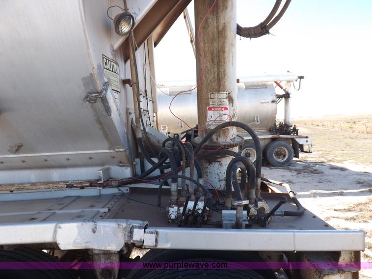 image for item F6314 1997 Warren hydraulic feed body trailer