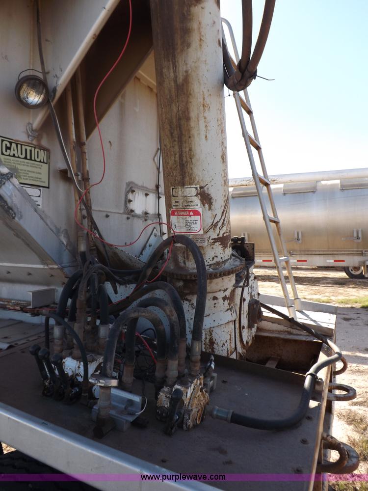 image for item F6314 1997 Warren hydraulic feed body trailer