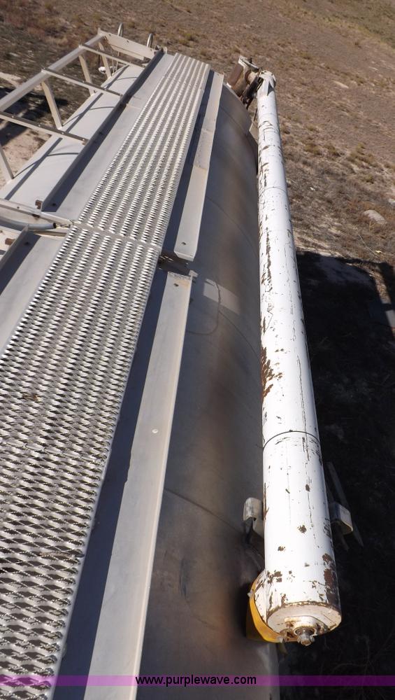 image for item F6314 1997 Warren hydraulic feed body trailer