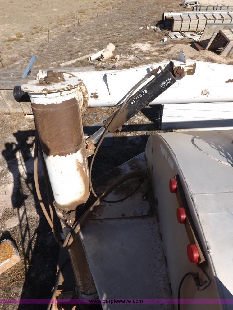 image for item F6314 1997 Warren hydraulic feed body trailer