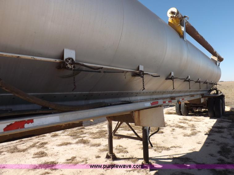 image for item F6314 1997 Warren hydraulic feed body trailer