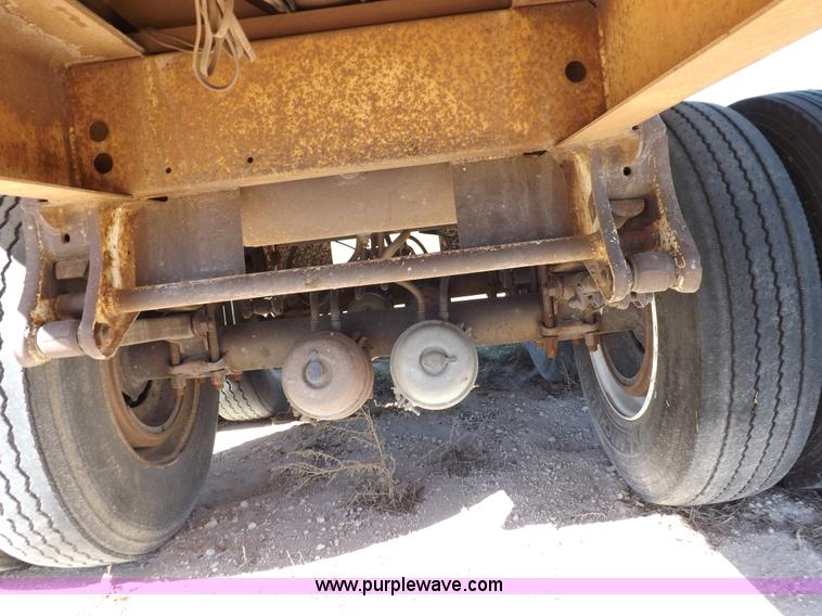 image for item F6314 1997 Warren hydraulic feed body trailer