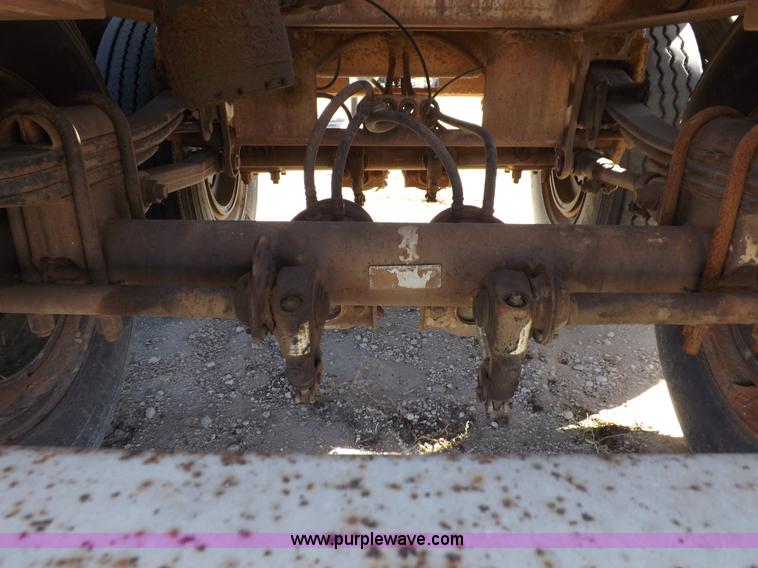 image for item F6314 1997 Warren hydraulic feed body trailer