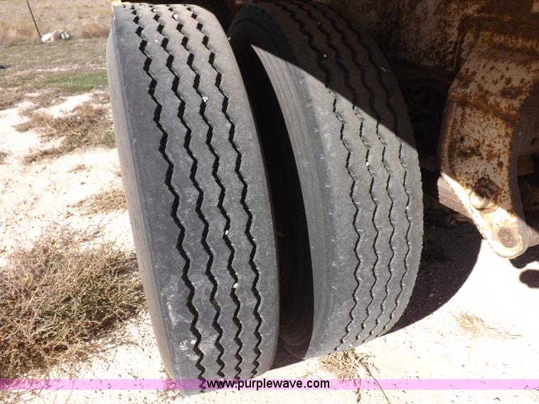 image for item F6314 1997 Warren hydraulic feed body trailer