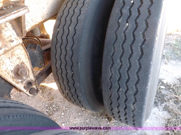 image for item F6314 1997 Warren hydraulic feed body trailer