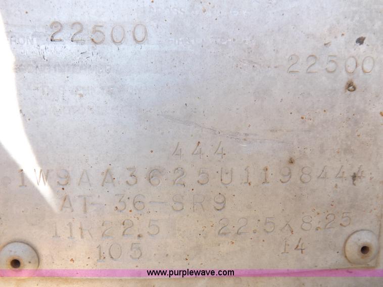 image for item F6314 1997 Warren hydraulic feed body trailer