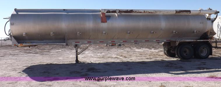 image for item F6315 1996 Pacer hydraulic feed box trailer