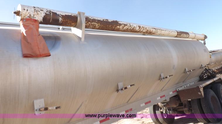 image for item F6315 1996 Pacer hydraulic feed box trailer