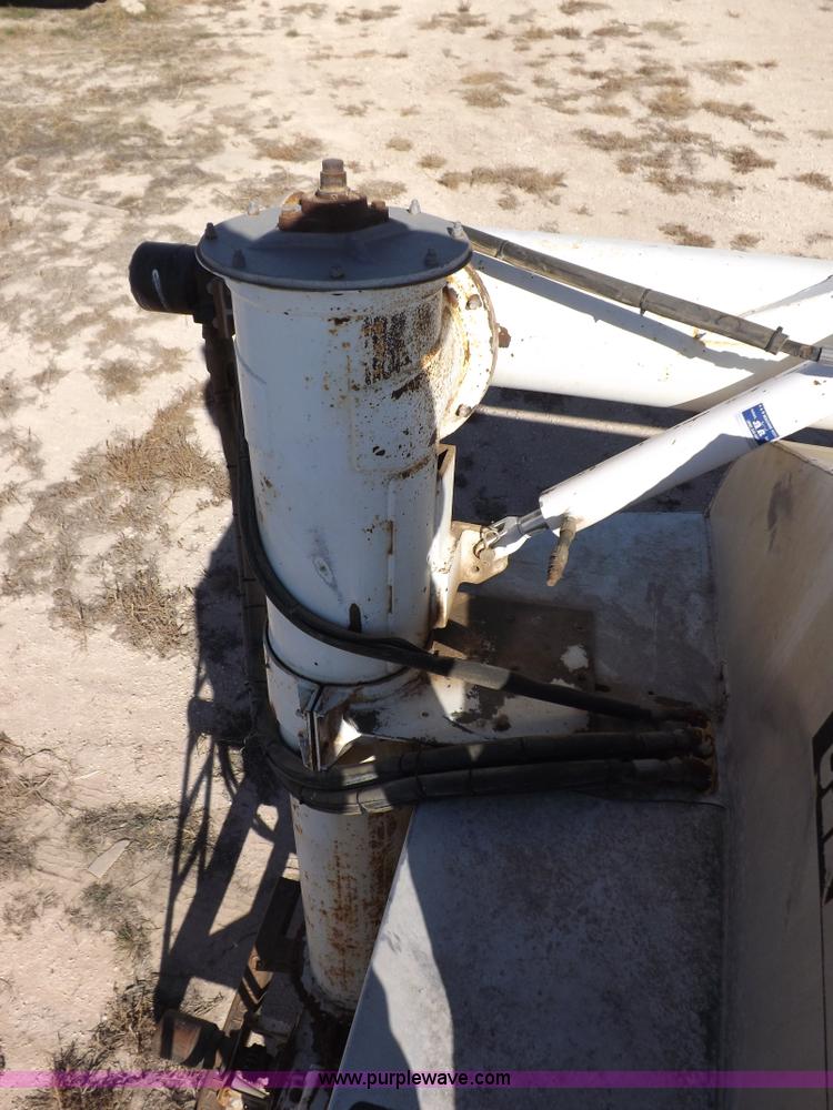 image for item F6315 1996 Pacer hydraulic feed box trailer