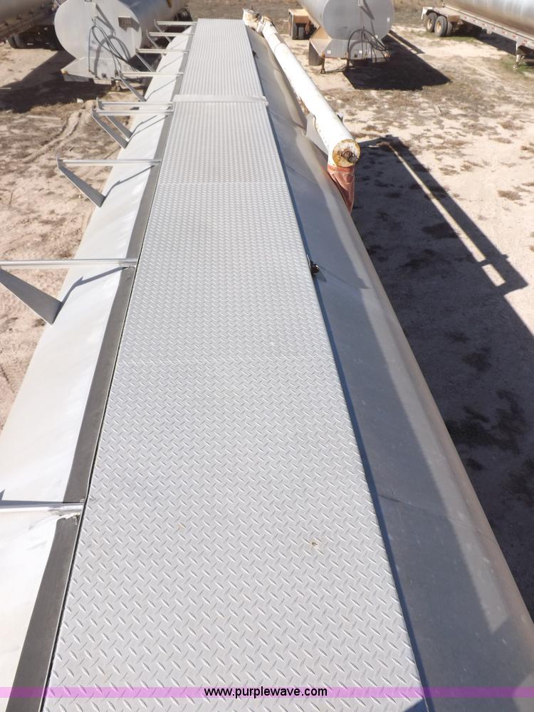 image for item F6315 1996 Pacer hydraulic feed box trailer