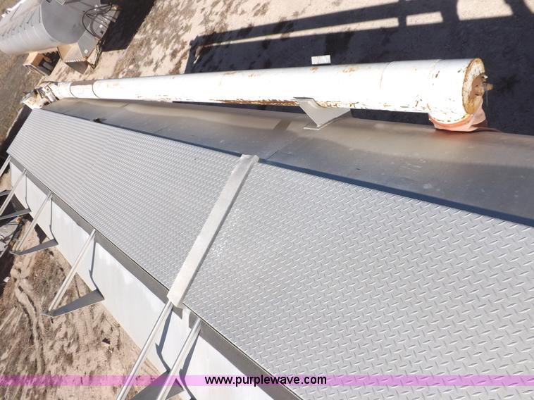 image for item F6315 1996 Pacer hydraulic feed box trailer