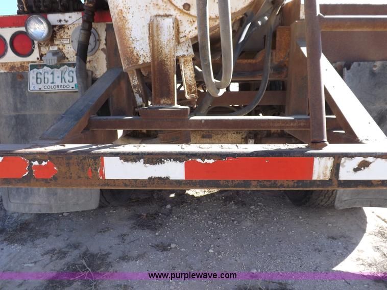 image for item F6315 1996 Pacer hydraulic feed box trailer