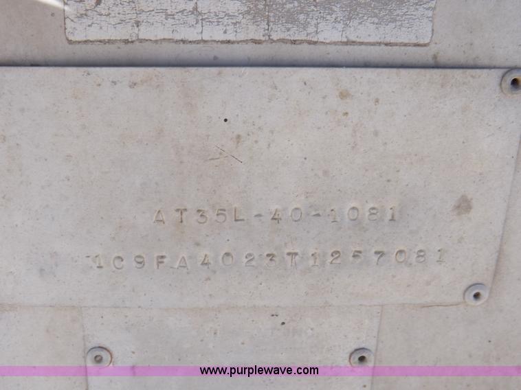 image for item F6315 1996 Pacer hydraulic feed box trailer