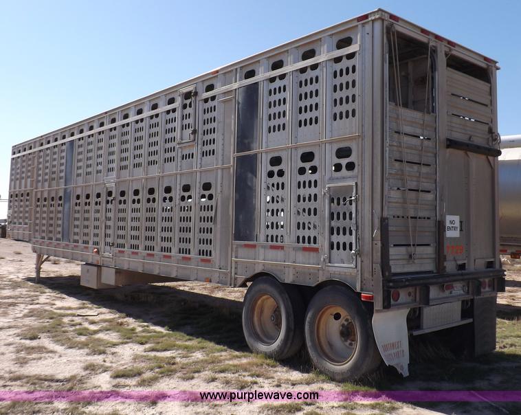 image for item F6316 1991 Barrett livestock trailer