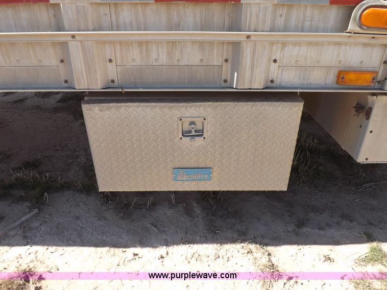 image for item F6316 1991 Barrett livestock trailer