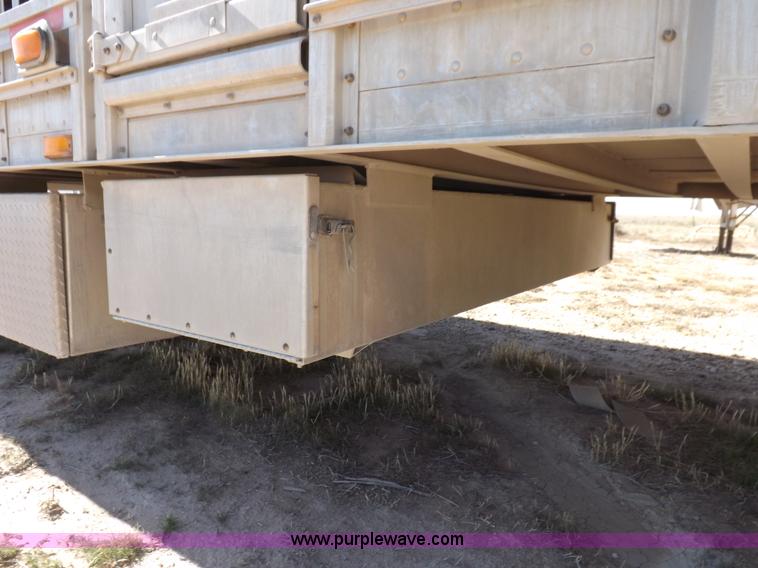 image for item F6316 1991 Barrett livestock trailer