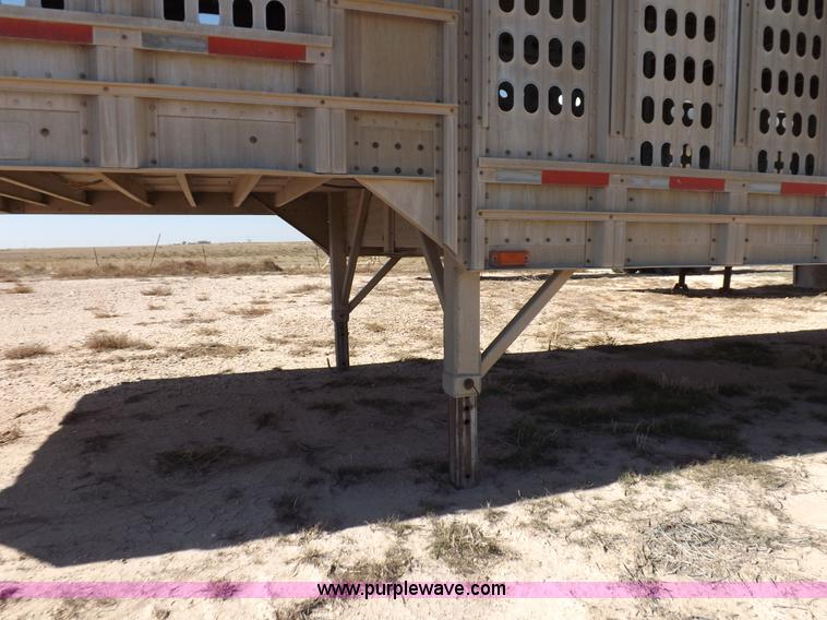 image for item F6316 1991 Barrett livestock trailer