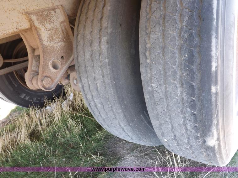image for item F6316 1991 Barrett livestock trailer
