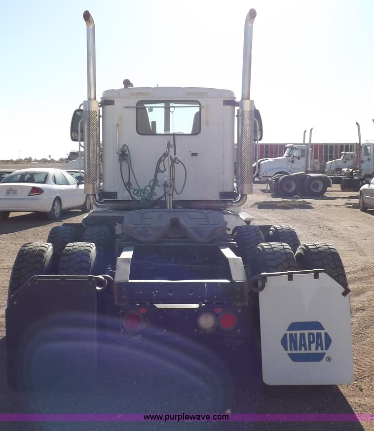 image for item F6318 2003 International 9200i semi truck