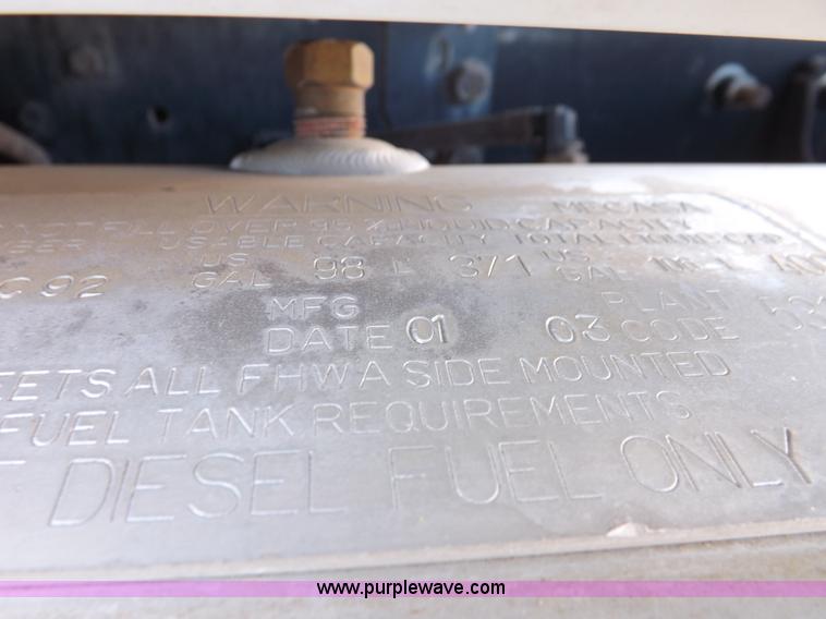 image for item F6318 2003 International 9200i semi truck