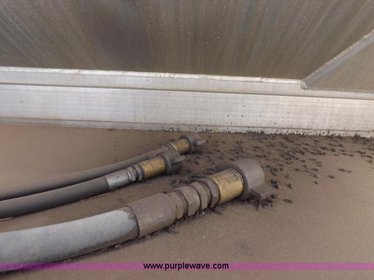 image for item F6339 2000 Pacer hydraulic feed body trailer