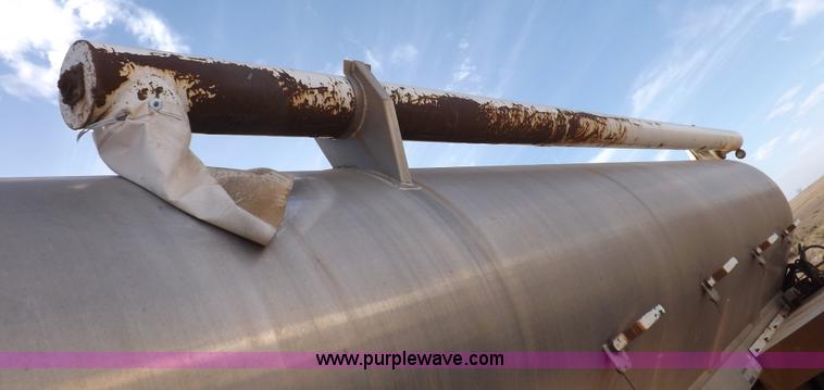 image for item F6339 2000 Pacer hydraulic feed body trailer